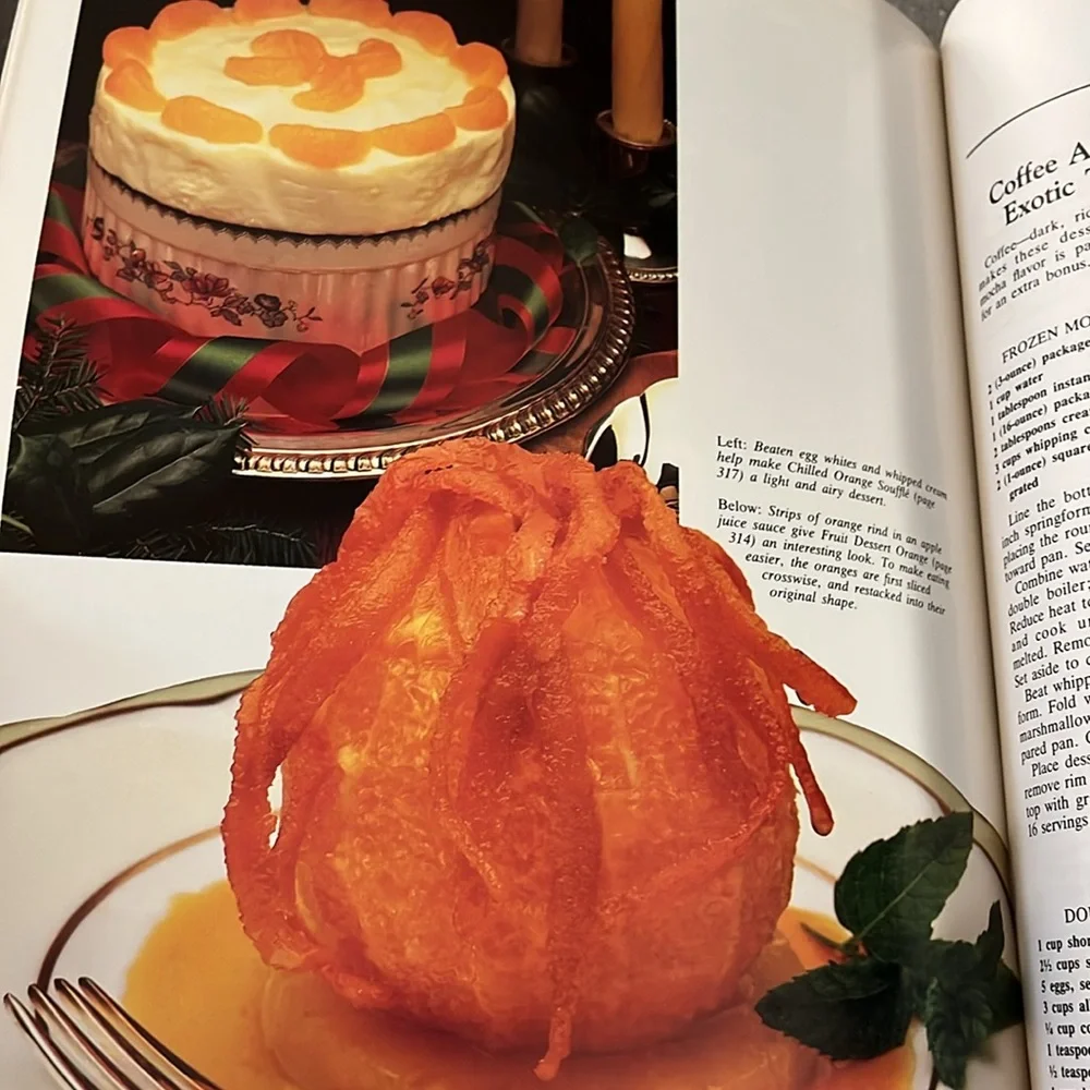 VINTAGE SOUTHERN LIVING 1984 MONTH TO MONTH RECIPES AND TIPS COOKBOOK